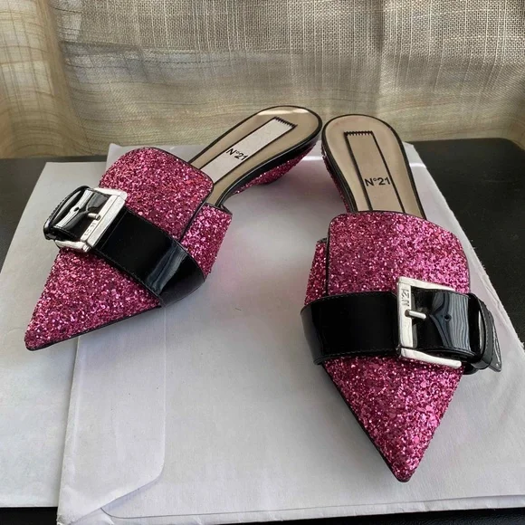 NEW N21 MULES FUCHSIA SPARKLY FINISH BLACK PATENT LEATHER TRIM STRAP SIZE 37 7
